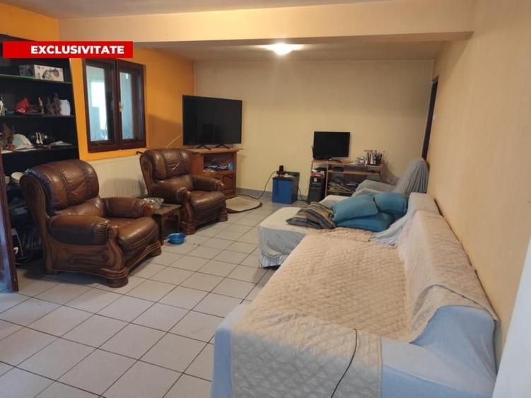 Casă cu 5 camere cu Teren 1521 Mp în Poiana