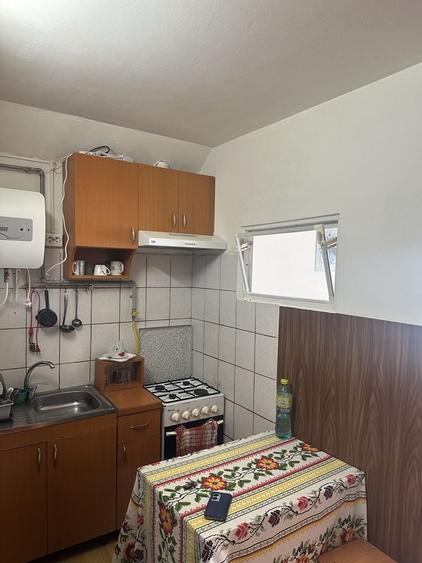 Garsonieră decomandată în Central