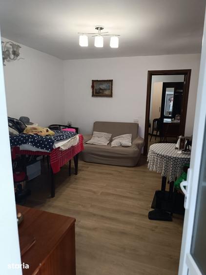Casă cu 6 camere cu Teren 428 Mp în Central