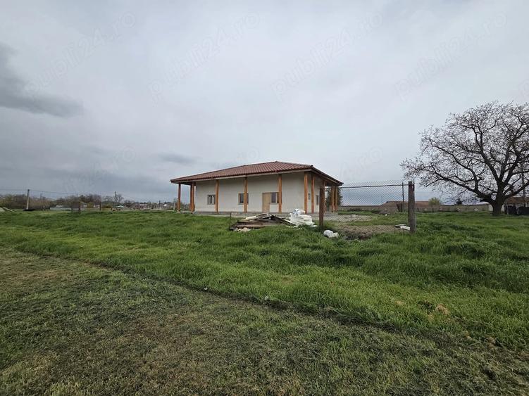 Casă cu Teren 1400 Mp în Agighiol