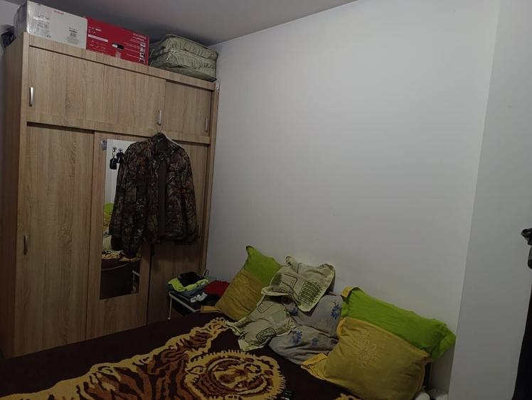 Apartament cu 4 camere semidecomandat în Central