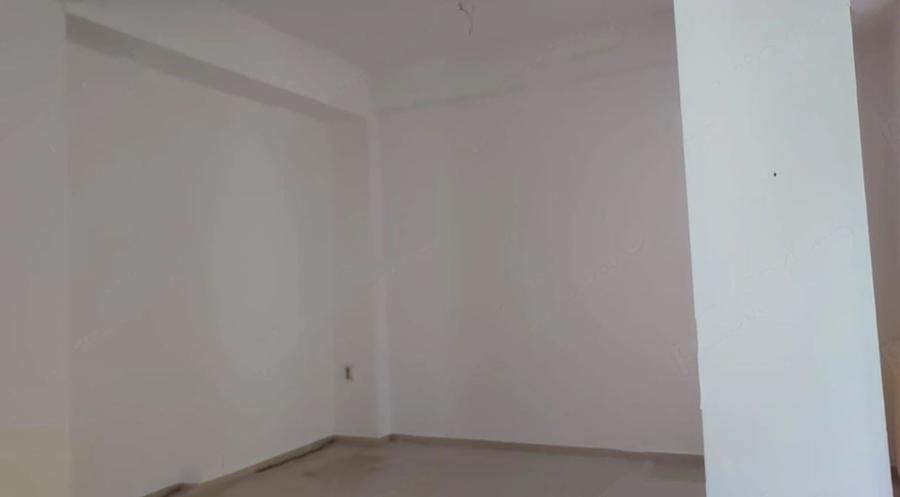 Apartament cu 2 camere decomandat în Splaiul Unirii