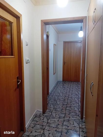 Apartament cu 4 camere decomandat în Micro 4
