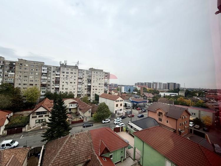 Apartament cu 3 camere decomandat, mobilat în Șega