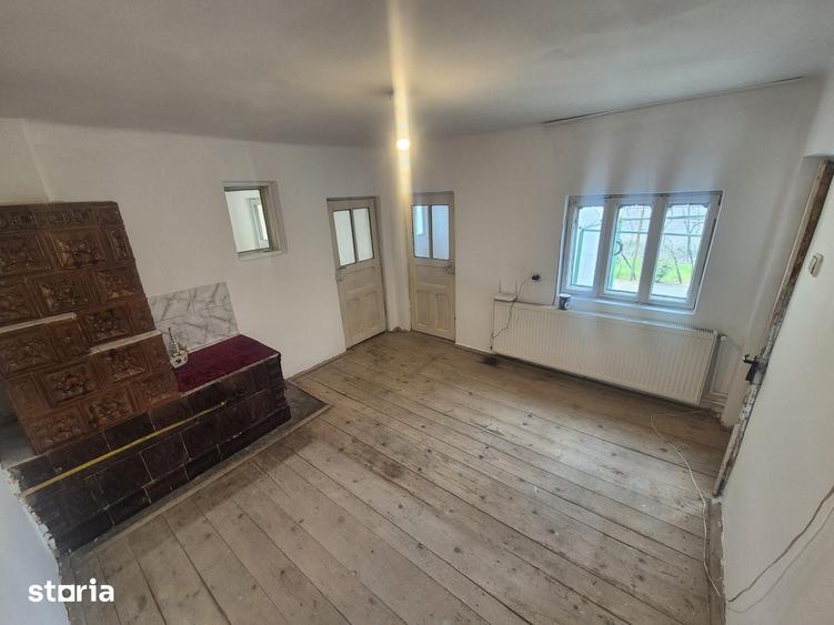 Casă cu 6 camere cu Teren 1000 Mp în Central