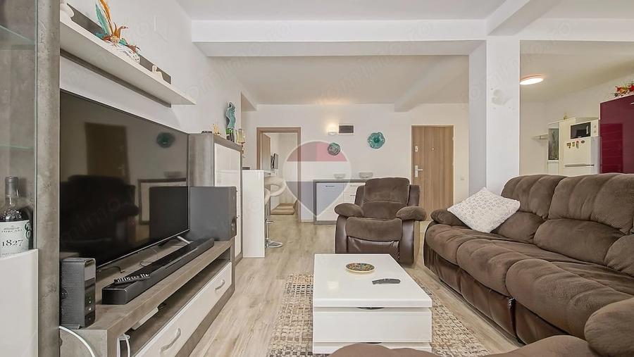 Apartament cu 4 camere decomandat în Cioplea