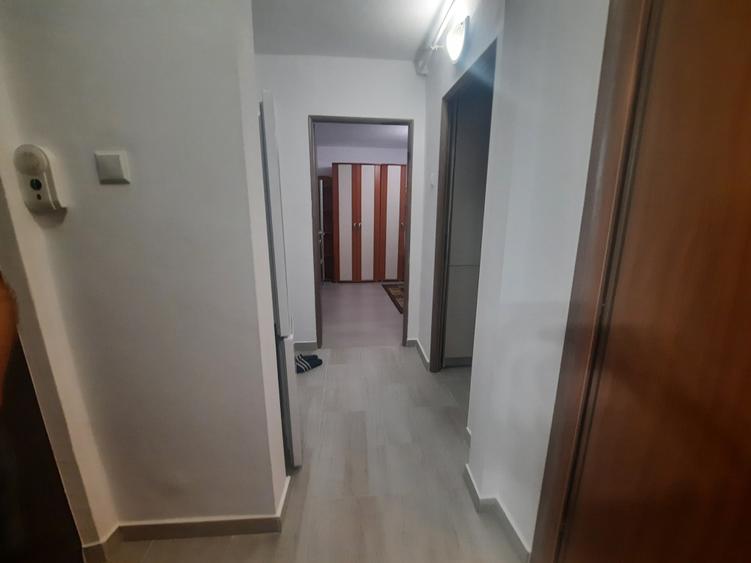 Apartament cu 2 camere decomandat în Drumul Taberei