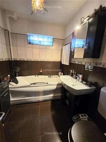 Casă cu 4 camere cu Teren 214 Mp în Central