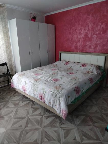 Casă cu 2 camere cu Teren 2000 Mp în Cârna