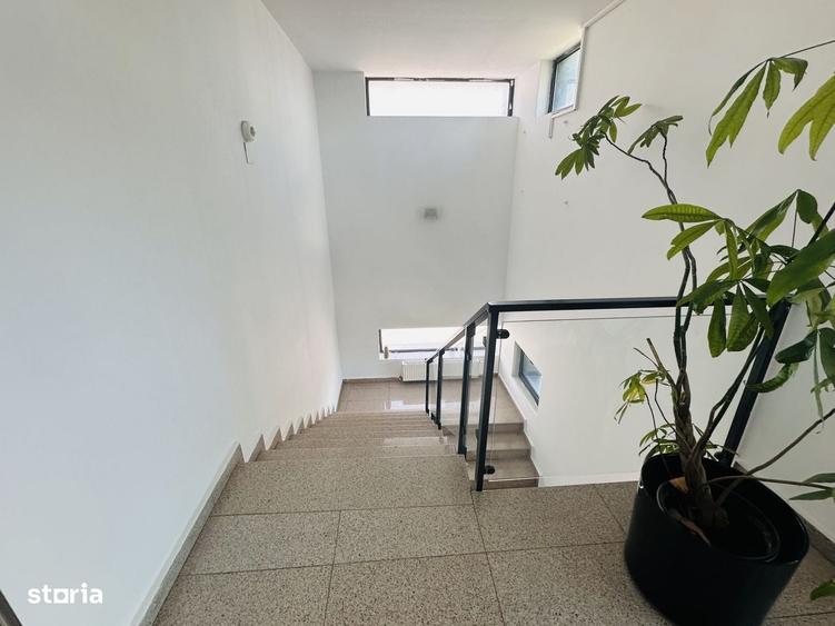 Spațiu comercial, de 815 mp, în Dudu