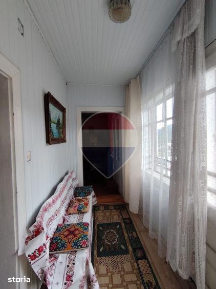 Casă cu 3 camere cu Teren 13623 Mp în Central