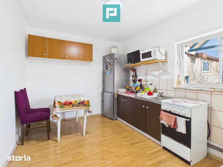 Casă cu 9 camere cu Teren 899 Mp în Ghioroc