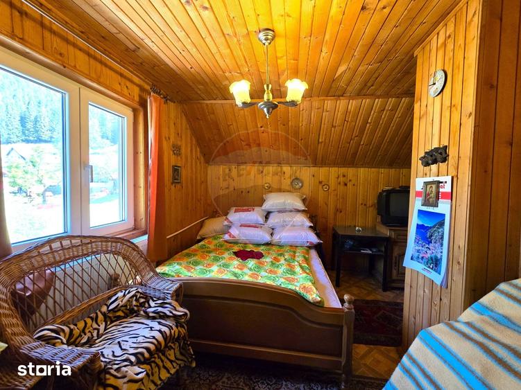 Casă cu 5 camere cu Teren 500 Mp în Moieciu