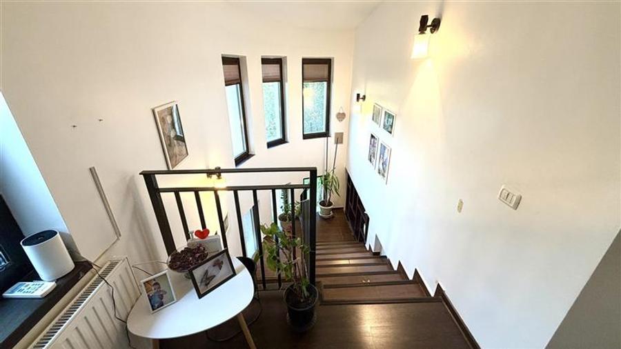 Casă individuală cu 5 camere cu Teren 1000 Mp în Aroneanu