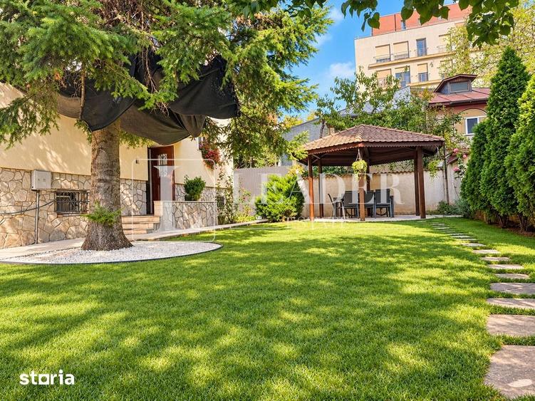 Apartament cu 4 camere, mobilat în Tei