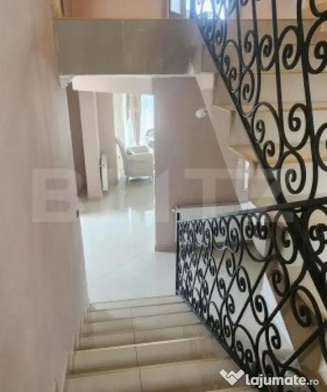 Casă cu 5 camere cu Teren 500 Mp în Criș