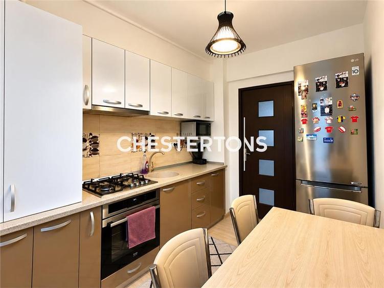 Apartament cu 3 camere semidecomandat, mobilat în Chiajna