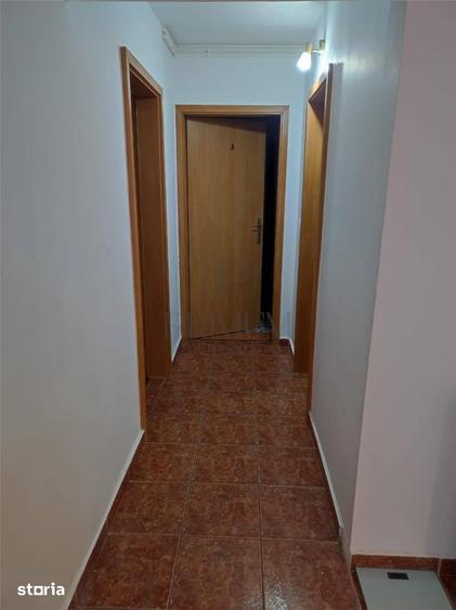 Apartament cu 4 camere decomandat în Lipovei