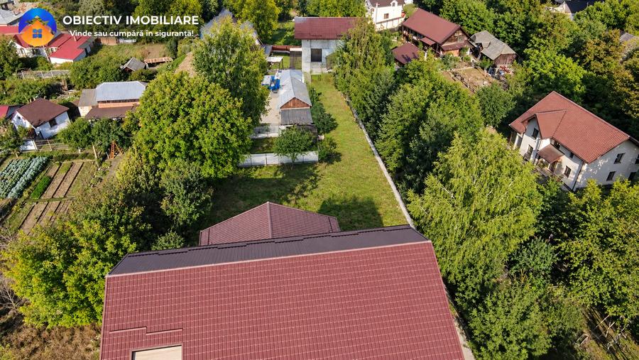 Casă individuală cu 5 camere cu Teren 1400 Mp în Central