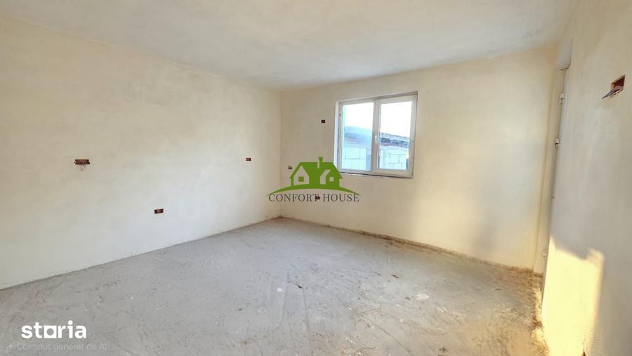 Casă cu 5 camere cu Teren 3600 Mp în Central