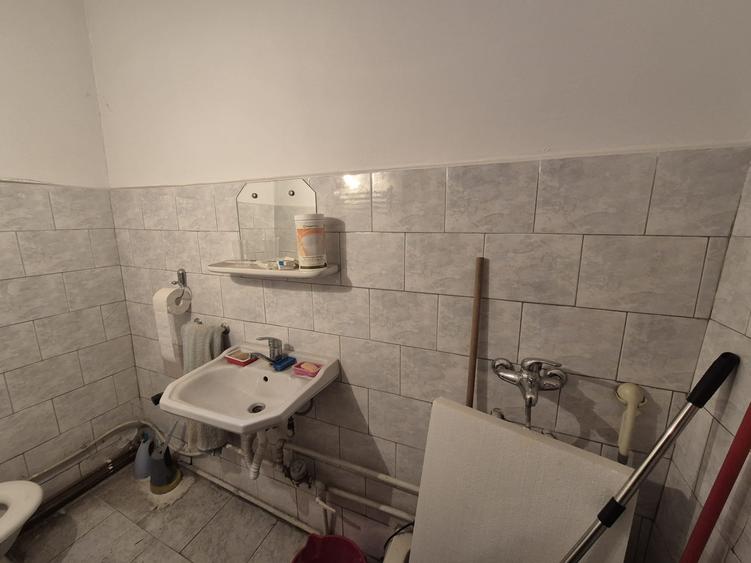 Apartament cu 2 camere nedecomandat în Central