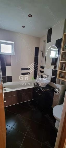 Apartament cu 2 camere decomandat, mobilat în Bulgaria