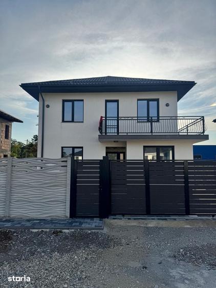 Casă cu 4 camere cu Teren 250 Mp în Central
