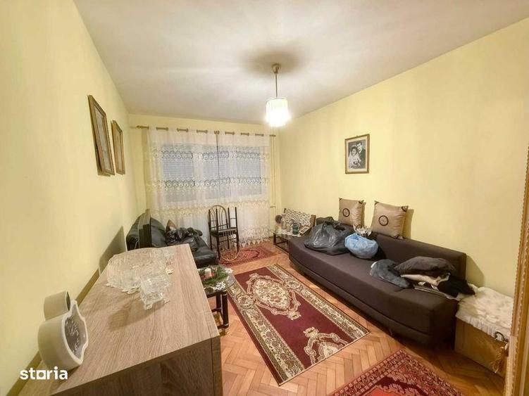 Apartament cu 3 camere semidecomandat în Circumvalațiunii