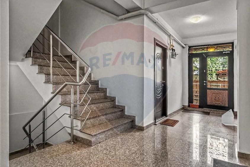 Apartament cu 2 camere decomandat în Jiului