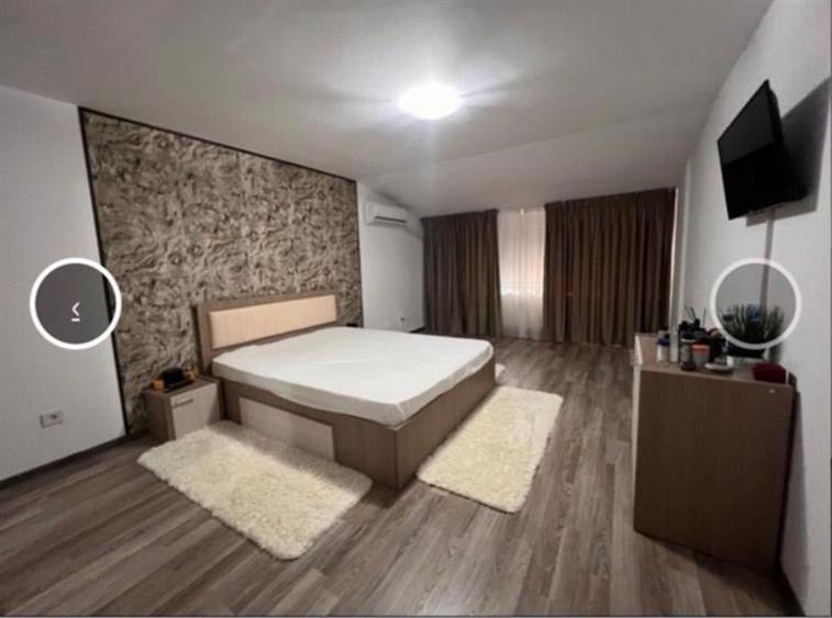 Apartament cu 3 camere decomandat în Rovine