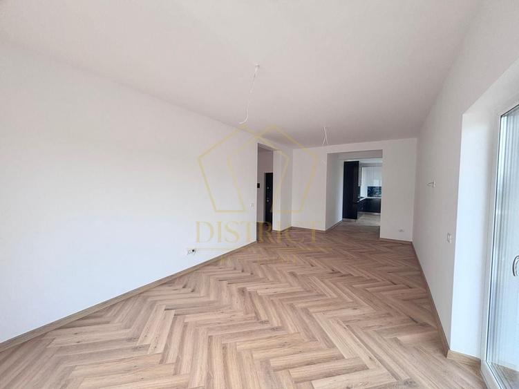 Apartament cu 3 camere decomandat în Torontalului