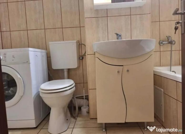 Garsonieră decomandată în Independenței