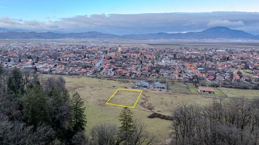 Teren de 3340 mp, în Cristian