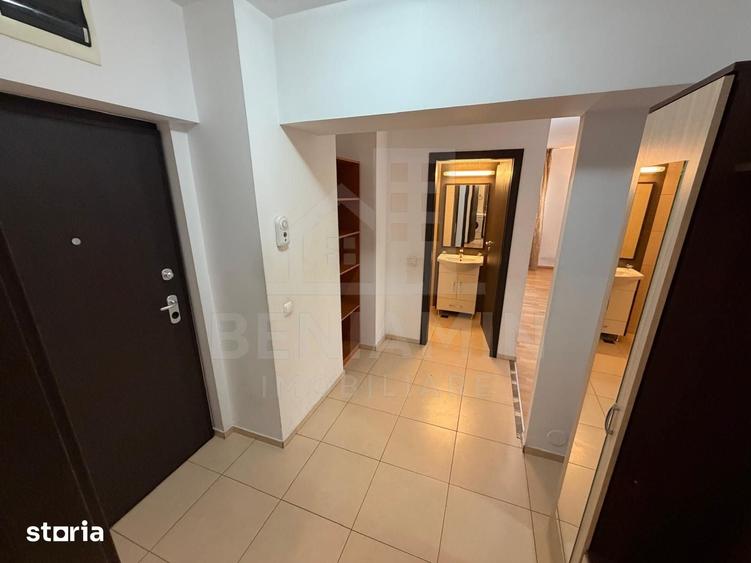 Apartament cu 3 camere decomandat în Astra