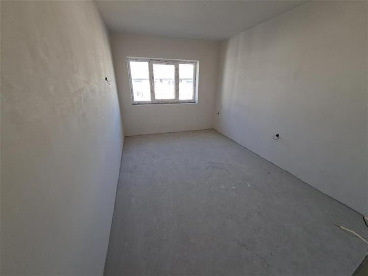 Apartament cu 3 camere circular în Florești