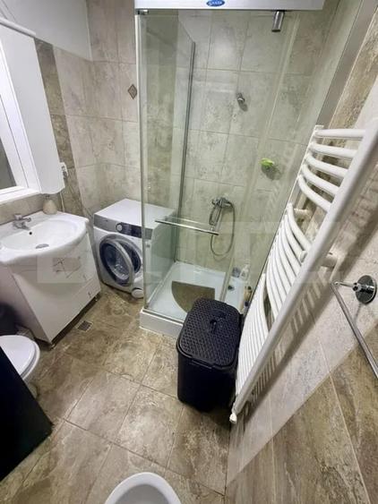 Apartament cu 3 camere decomandat, mobilat în Semicentral