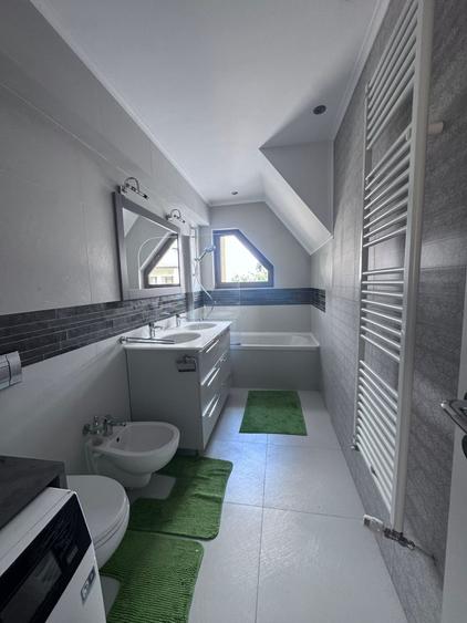 Duplex cu 5 camere cu Canalizare în Bună Ziua