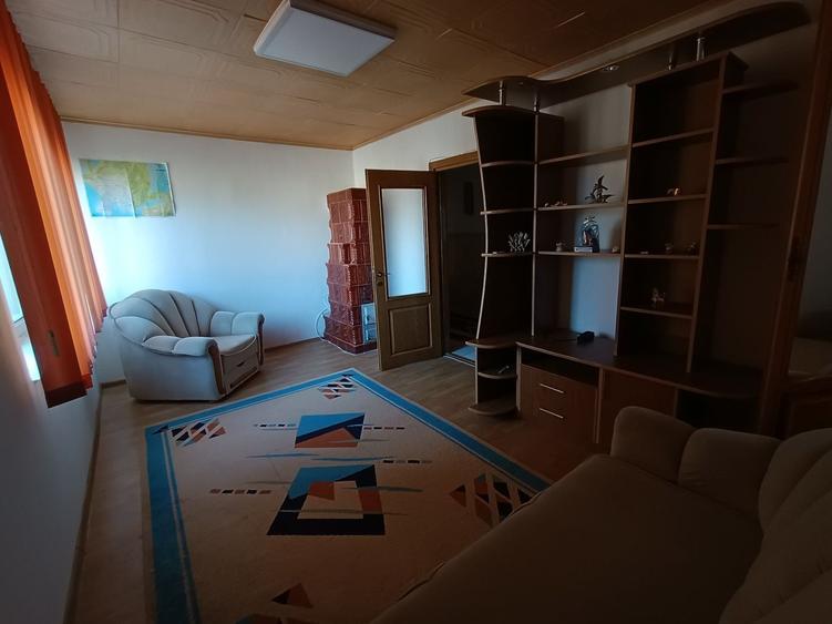 Apartament cu 2 camere decomandat în Hârșova