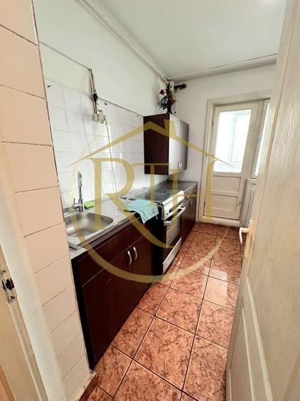 Apartament cu 3 camere decomandat, mobilat în Complex Studențesc