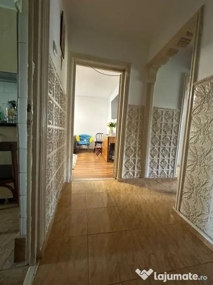 Apartament cu 3 camere decomandat în Calarași 4