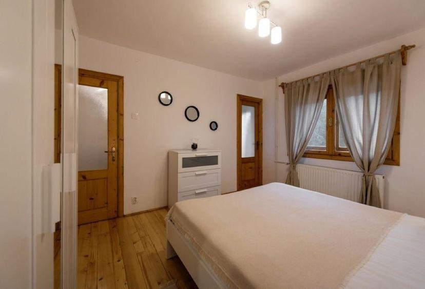 Apartament cu 4 camere decomandat în Silva