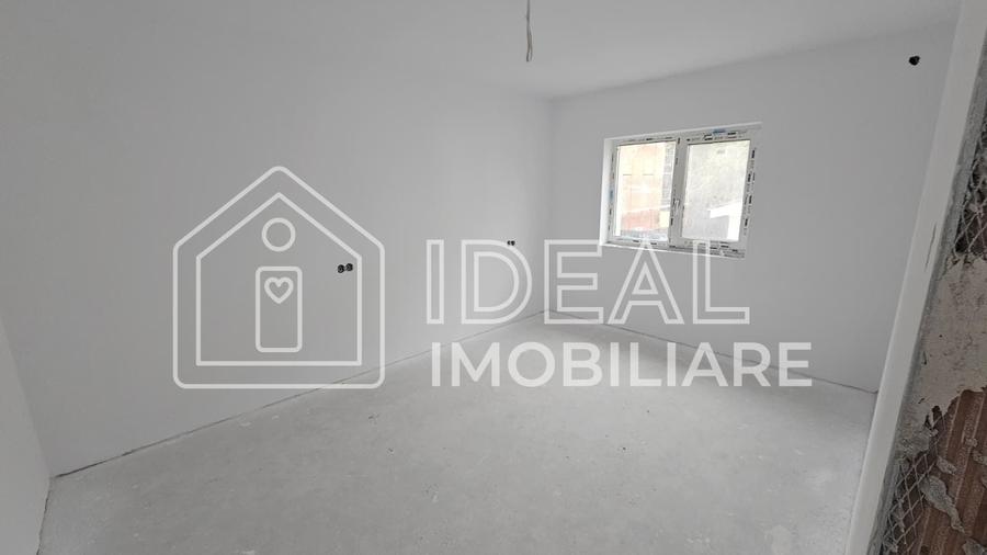 Casă individuală cu 4 camere cu Canalizare în Periferie