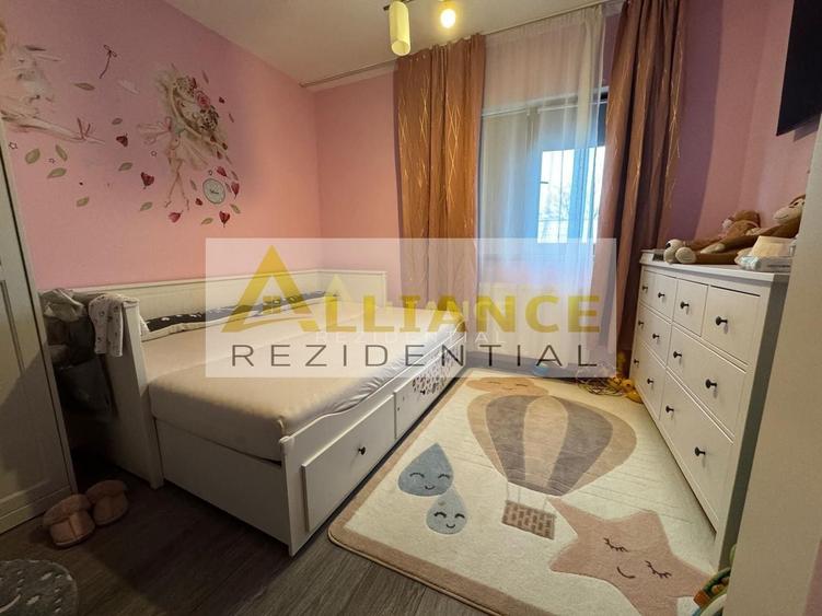 Casă individuală cu 5 camere cu Canalizare în Sud