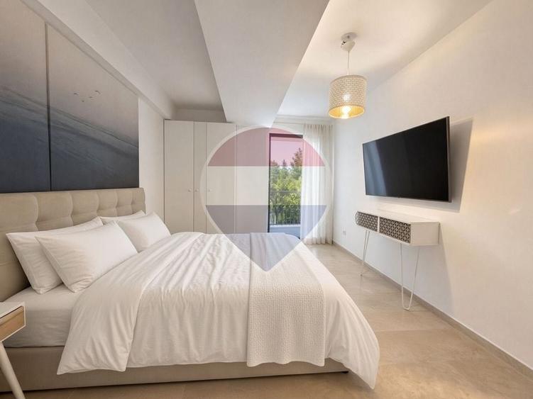 Apartament cu 3 camere semidecomandat, mobilat în Nord