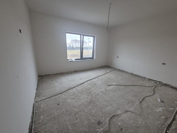 Duplex cu 3 camere cu Teren 250 Mp în Moara