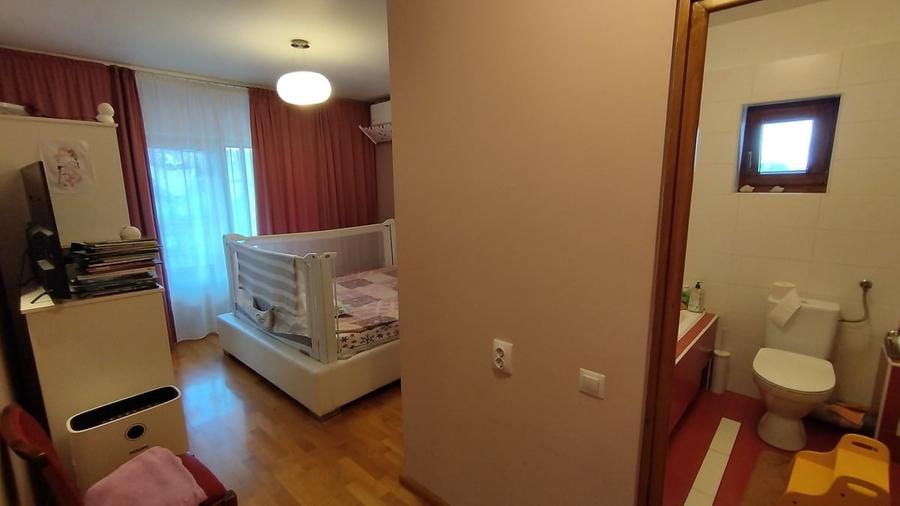 Casă cu 10 camere cu Teren 1881 Mp în Măgurele