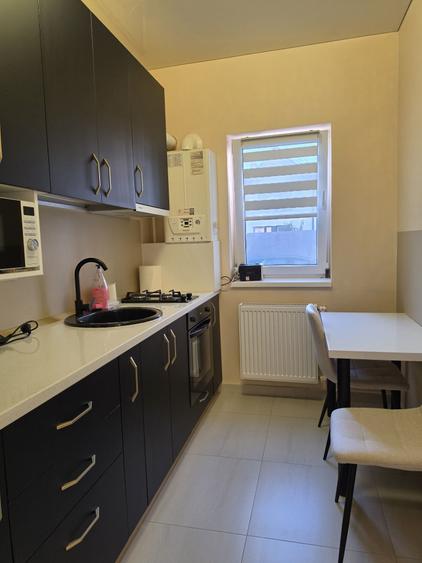 Apartament cu 2 camere decomandat în Roșu