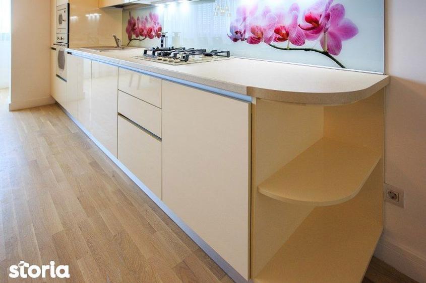 Apartament cu 3 camere decomandat, mobilat în Nordului