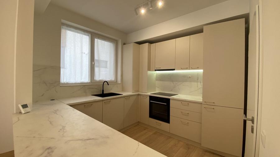 Apartament cu 2 camere, mobilat în Cristian