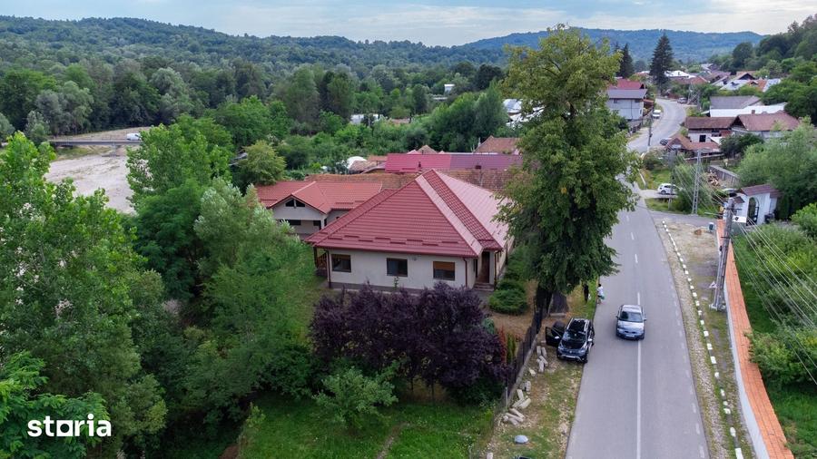 Casă cu 5 camere cu Teren 1029 Mp în Bezdead